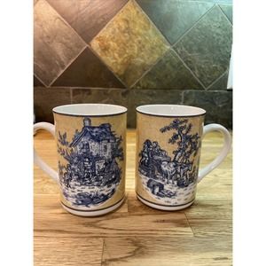 Set Of 2 Vintage American Atelier ENGLISH TOILE Porcelain Coffee Mugs Print 5076